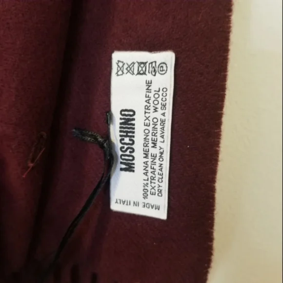 NWT Moschino Unisex Teddy Bear Scarf with fringe in Burgundy - Picture 6 of 6